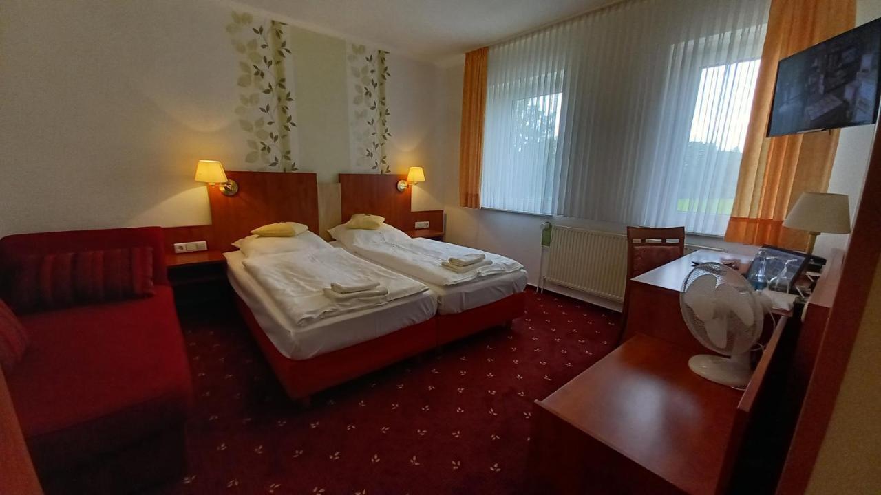 Mulmshorn Kraeuterhotel & Restaurant Heidejaeger מראה חיצוני תמונה