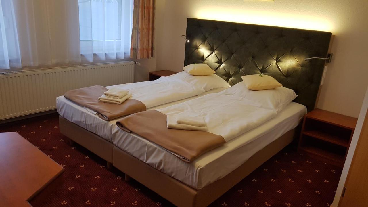 Mulmshorn Kraeuterhotel & Restaurant Heidejaeger מראה חיצוני תמונה